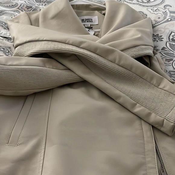 Tuckernuck Jacket - Picture 7 of 8